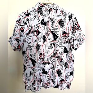 EQUIPMENT FEMME 
Size M
Silk shirt sleeve button up 
100% silk